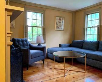 Maple Suite- Private Ground Floor Apartment in front of Smith College - Northampton - Obývací pokoj