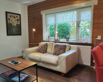 Cottage in Veluwe Near Forest Park - Garderen - Wohnzimmer