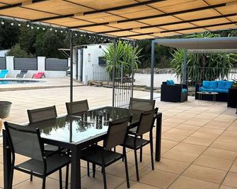 Villa Avec Piscine - Néoules - Patio