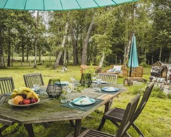 In the heart of nature, property 15 minutes from Chateau de Chambord! - La Ferté-Saint-Cyr - Patio