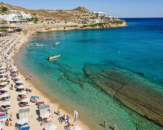 Tropicana Hotel , Suites & Villas Mykonos - Platis Gialos - Strand