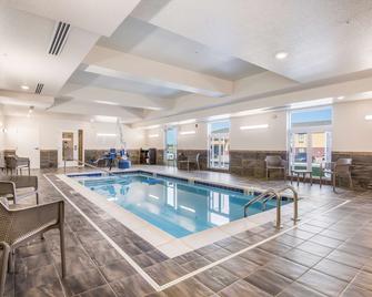 Sleep Inn & Suites Park City-Wichita North - Парк-Сіті - Басейн