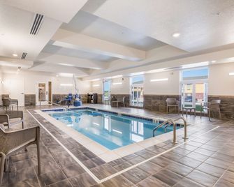 Sleep Inn & Suites Park City-Wichita North - Park City - Zwembad