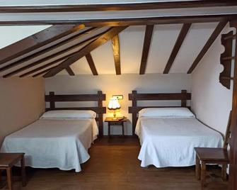 Pension Castio - Santillana del Mar - Slaapkamer