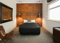 Indulge Apartments - The Urban Collection - Mildura - Bedroom