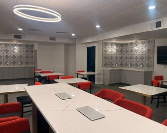 Americas Best Value Inn Laredo - Laredo - Salle de réunion