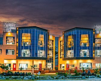 Gangneung Huge Pension - Gangneung - Gebäude