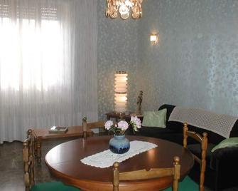 B&B I Calanchi - Civitella d'Agliano - Comedor