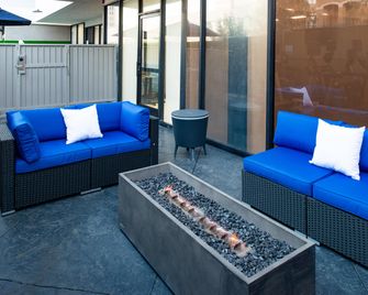 Holiday Inn Express & Suites Los Angeles Downtown West By IHG - לוס אנג'לס - סלון