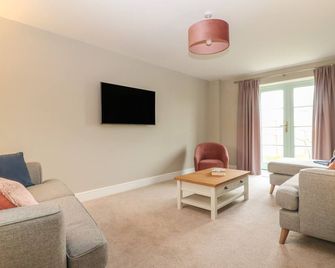 9 Windrush Heights - Burford - Living room