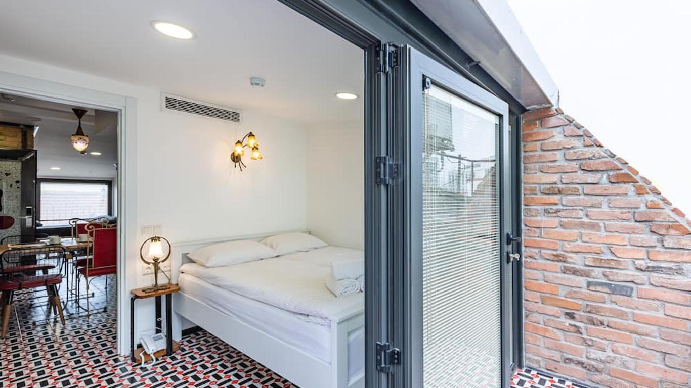 Villa Pera Suite Hotel