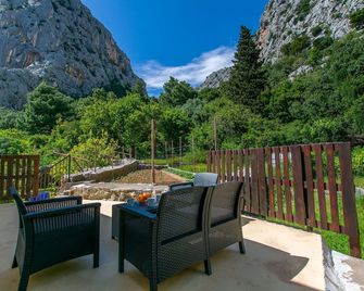 Apartment Petea - Omiš - Balcón