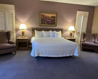 Piccadilly Inn Airport - Fresno - Bedroom