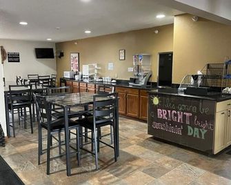 West Point Inn & Suites - West Point - Bar