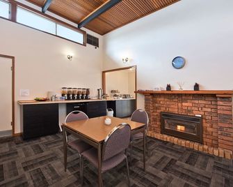 Hi Way Eight Motor Inn - Stawell