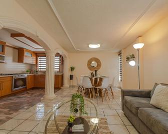 Casa Elefante hermosa y Centrica - Chihuahua - Huiskamer