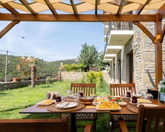 Terra Gaia - Gökçeada - Innenhof