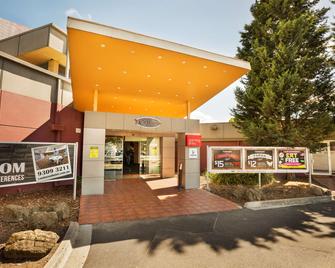 Nightcap at Coolaroo Hotel - Coolaroo - Building