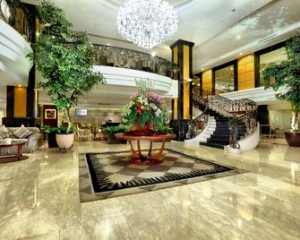 Aston Tropicana Hotel Bandung - Bandung - Recepción