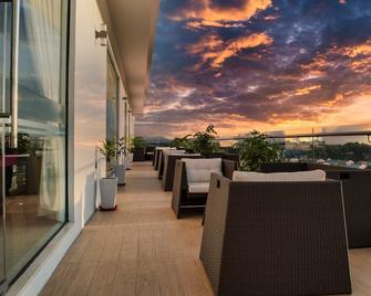 Pan Borneo Hotel Kota Kinabalu - Kota Kinabalu - Parveke