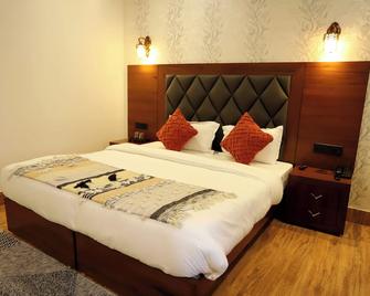Hotel Dhingra Inn - Rewāri - Bedroom