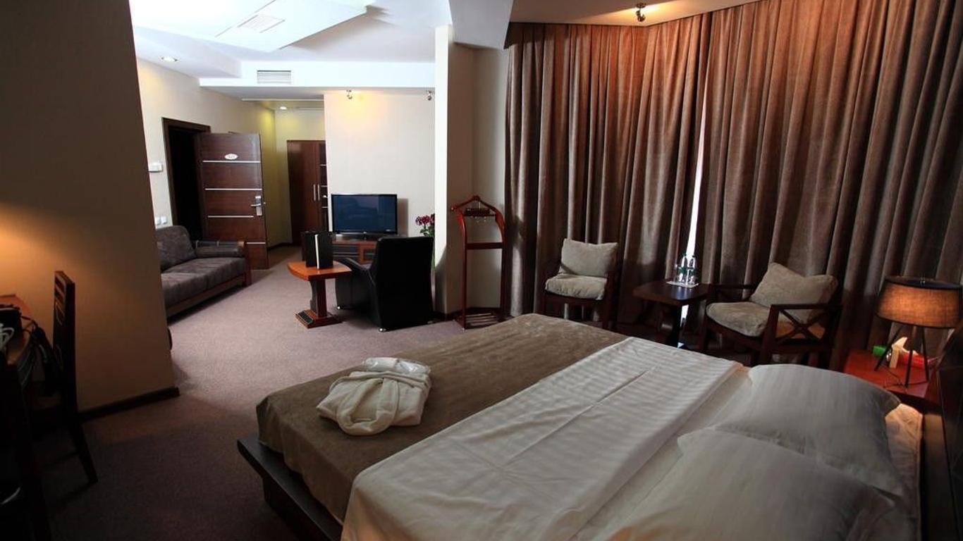 Grand M Hotel