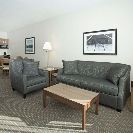 Wingate by Wyndham Calgary Airport image 1