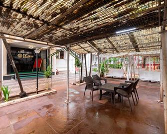 Hotel Balwas International - Mumbai - Patio