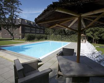 Hotel De Werelt Garderen - Garderen - Pool