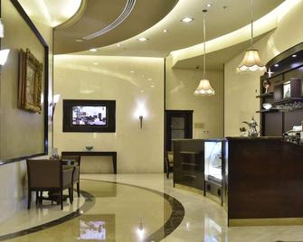 Awaliv International Hotel - Taif - Vastaanotto