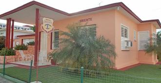 Hostal Oriente - Cienfuegos - Building