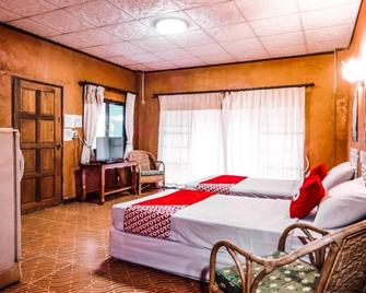 OYO 490 Chiangsan Golden Land Resort2 - Chiang Saen - Schlafzimmer