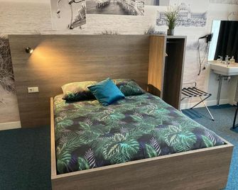 Hotel Poseidon - The Hague - Bedroom