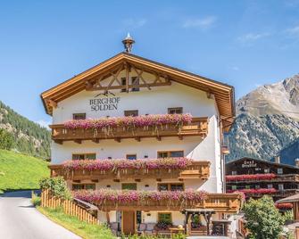 Berghof Soelden Anno 1588 - Sölden - Edificio