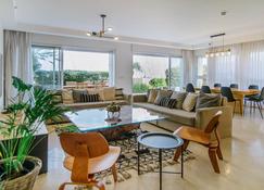 Olala Marina Apartments - Herzliya - Living room