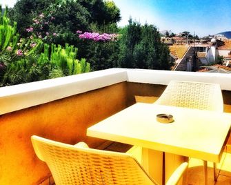 Kumsal Butik Hotel - Büyükada - Balcony