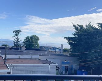 Entire condo in White Rock, Canada - White Rock - Vista del exterior