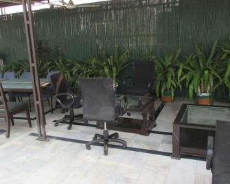 Ajay Guest House - New Delhi - Patio