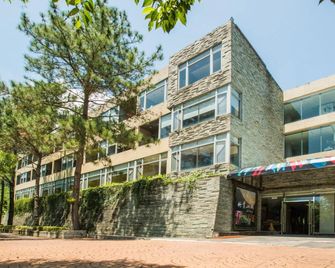 Cedarwood Villa - Tai'an Township - Edificio