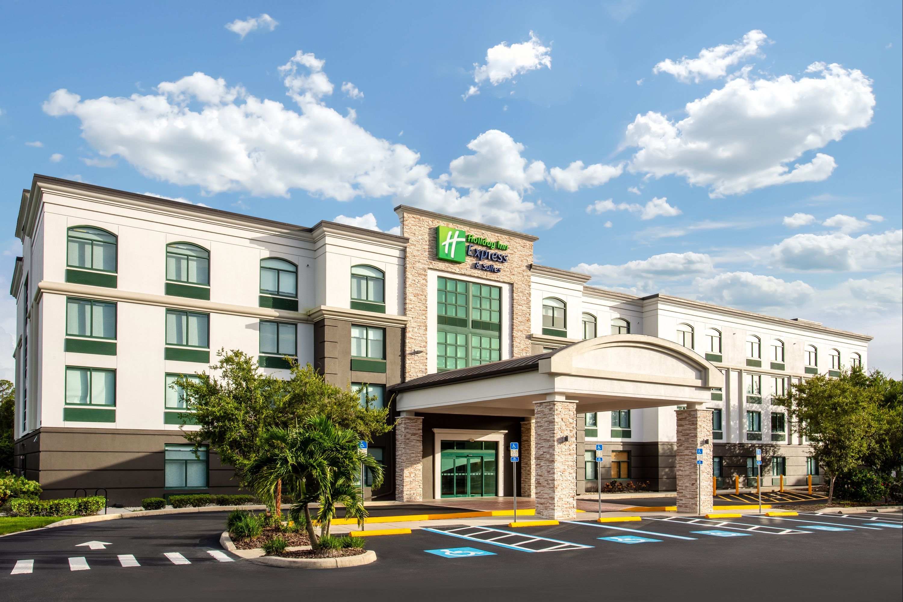 Holiday Inn Express & Suites Bradenton East-Lakewood Ranch - בריידנטון - בניין