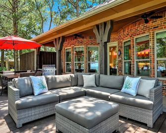 Very Rare Waterfront Home on Lake Texoma, Walk to Water from the backyard - Pottsboro - Patio