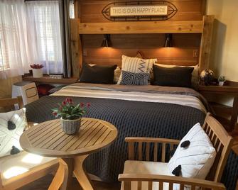 Romantic, Peaceful Getaway; Within 10 Mi of Mt. Rushmore & Custer State Park - Hermosa - Habitación