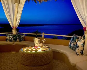 Rock and Sea Resort - Watamu - Balcón