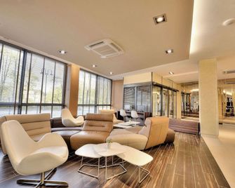 خاتيل ديسيلفا براميوم بوزنان - بوزنان - ردهة