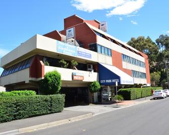 City Park Hotel - Melbourne - Building
