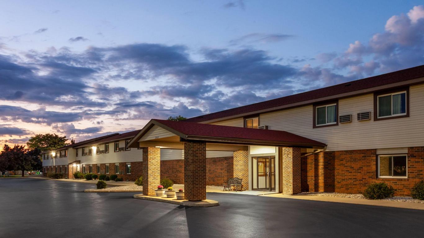 Super 8 by Wyndham Green Bay Near Stadium