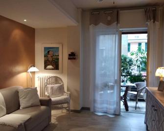 La Casetta - Near the sea & free parking - Rapallo - Living room