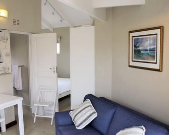 Beau Rivage Studio 112 - Plettenberg Bay - Wohnzimmer