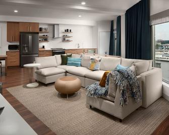 Element Charlotte Uptown - Charlotte - Living room