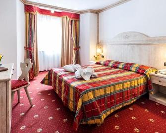 Hotel Sasso Rosso - Commezzadura - Bedroom